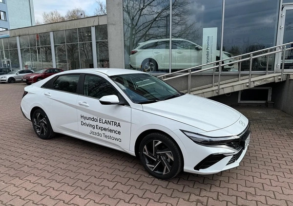 Hyundai Elantra cena 139900 przebieg: 171, rok produkcji 2023 z Siechnice małe 277